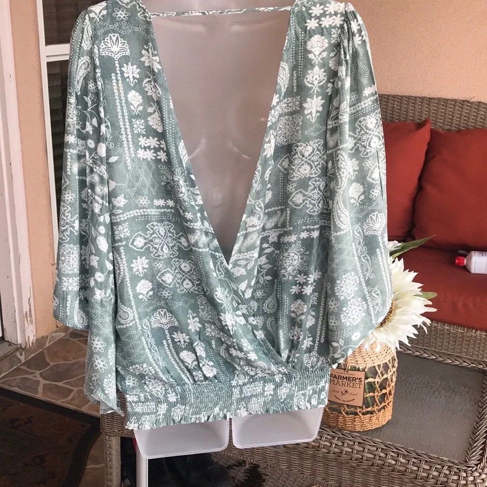 Daytrip Green Wrap Blouse with nell sleeves and open back - Picture 6 of 9